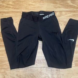 black Nike Pro leggings